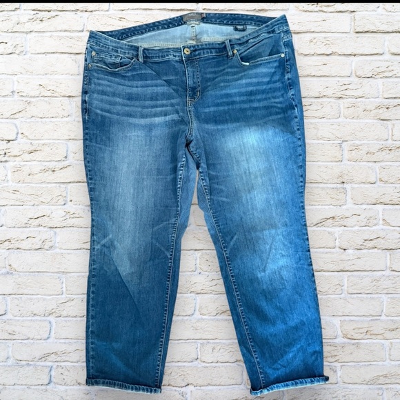Torrid Boyfriend Straight Vintage Stretch Mid-Rise Jean Size 26 R - Picture 1 of 4